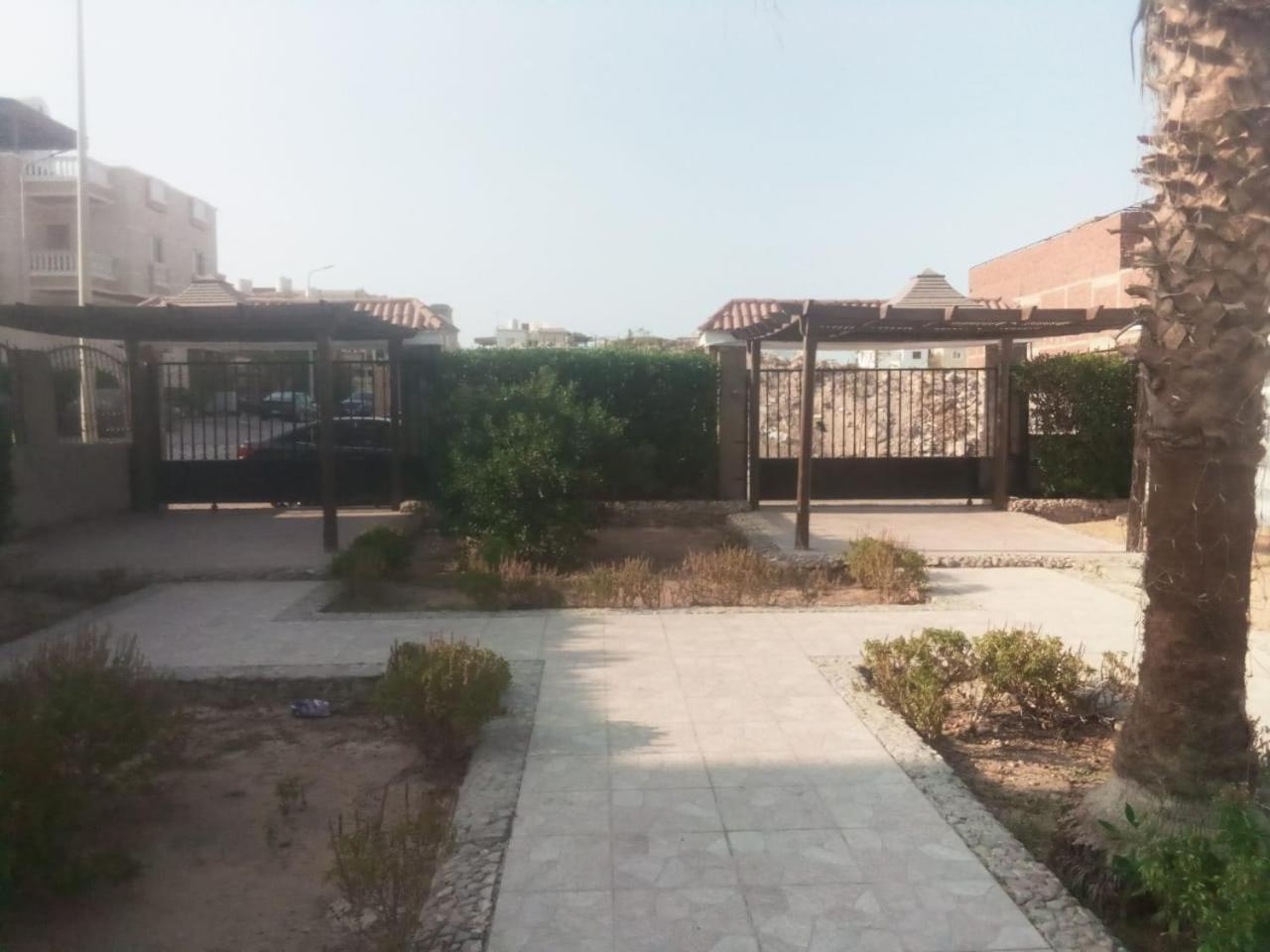 Vila Happiness Majawish, Close To The Center *