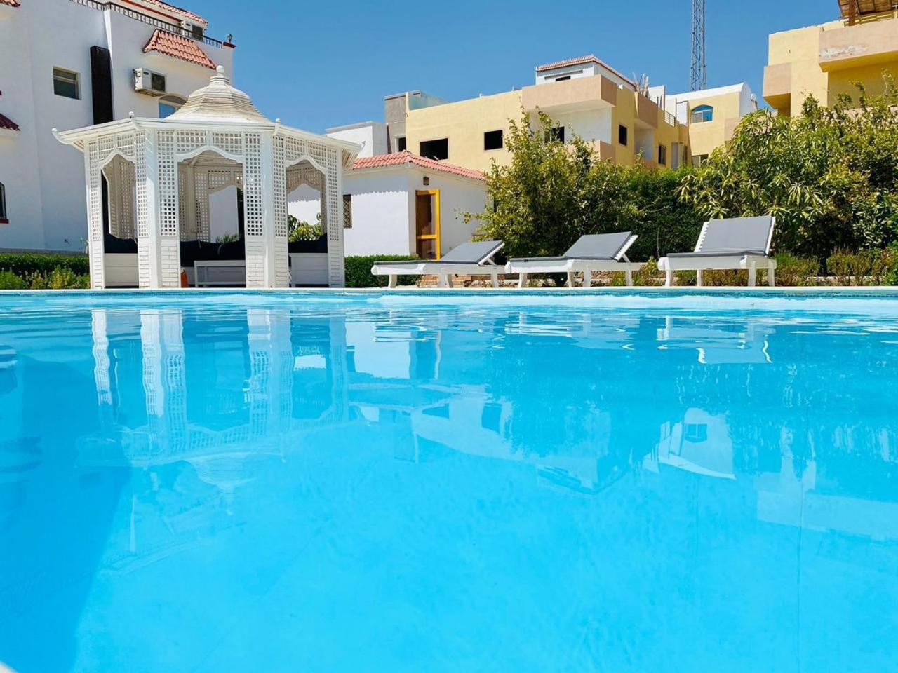 Happiness Majawish, Close To The Center Hurghada